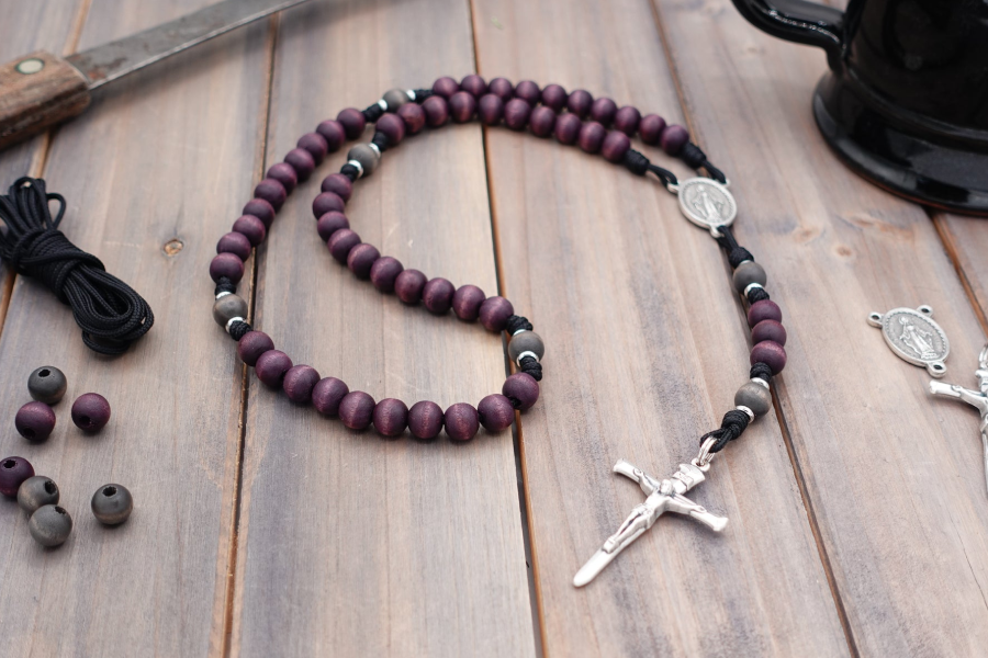 Why Paracord Rosaries Are Gaining Popularity Among Men